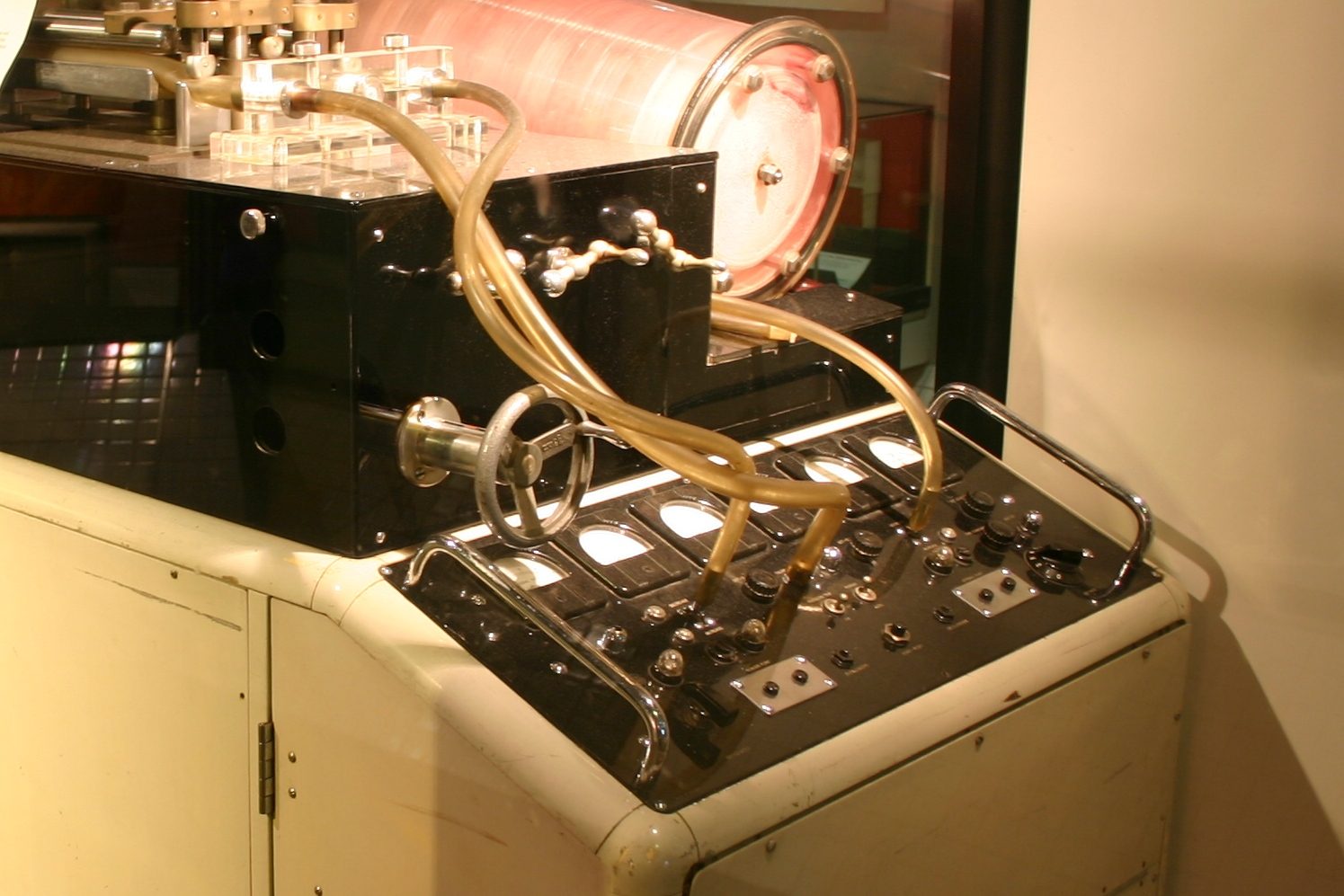 Heart-Lung%20machine%201958%2C%20Science%20Museum%2C%20London%20-%2002.JPG
